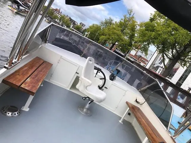 Amsterdam Boat & Breakfast Bed and Breakfast
